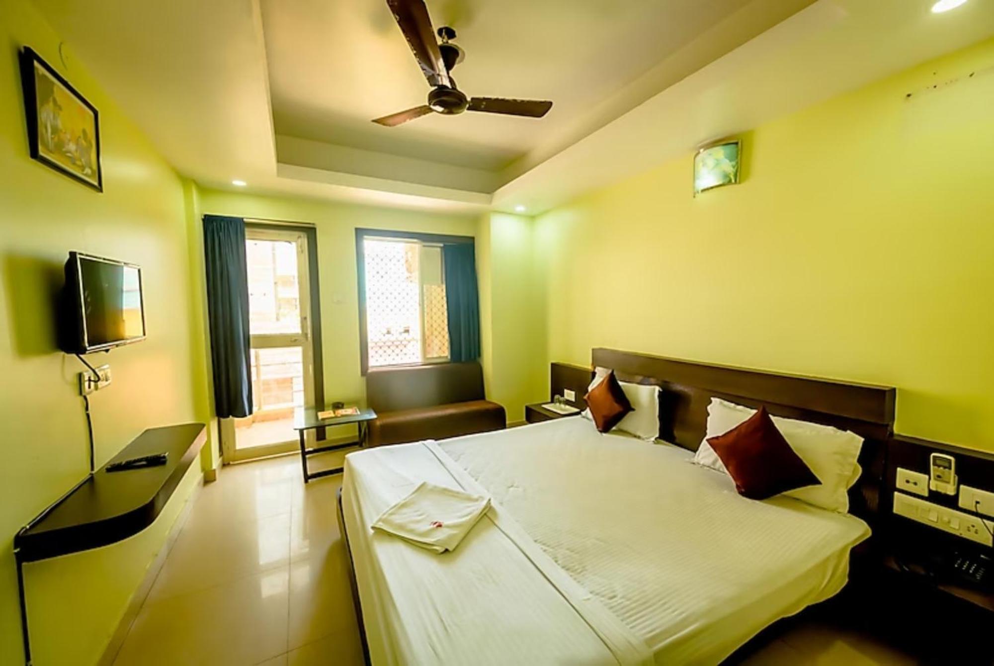 Deep Ganga Inn Near Sea Beach By Morservices Puri Kültér fotó
